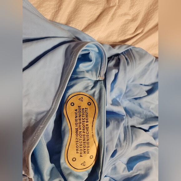 NWOT WIDE STRAP COMFORT CRISS CROSS BACK  CLEAVAGE LOVING SWIM BATHING SUIT MED - Picture 9 of 9